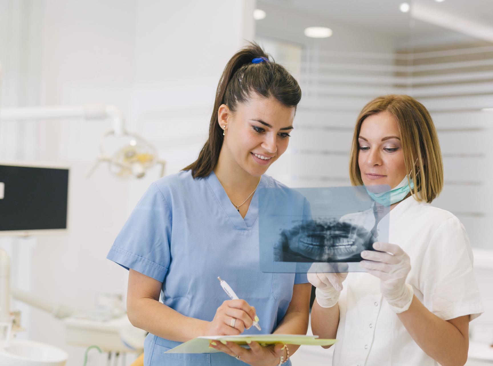 Dental Apprentice with mentor